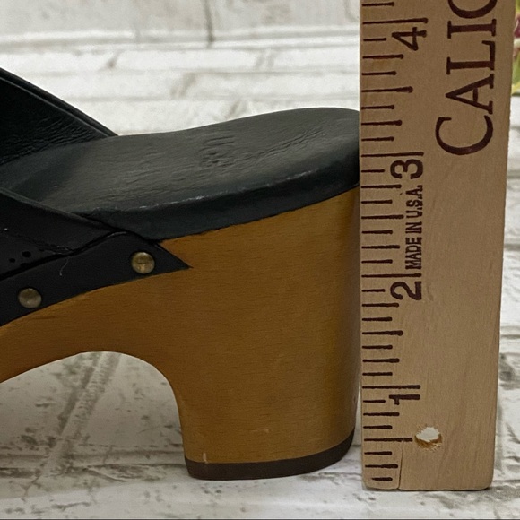 UGG Abbie Black Diamond Cut Perforated Leather Studded Mule Heeled Clogs Size 7 - Picture 9 of 16